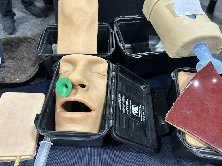 MDM Techline Trauma Booth 2650 • Spotter Up